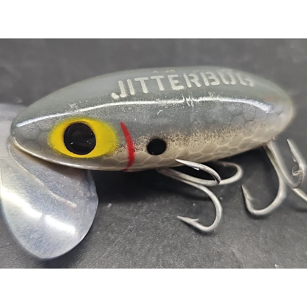 Fred Arbogast Jitterbug Lure Gray & White W/Scales  CLEAN 2-5/8